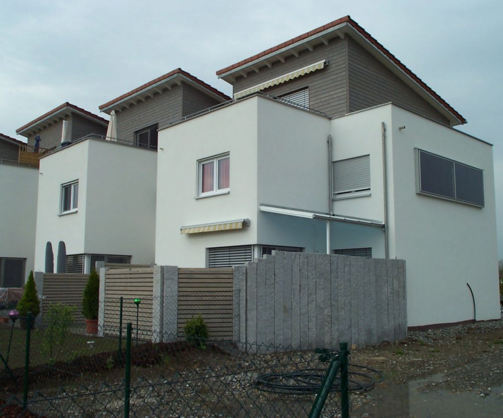 Neubau gestaffelte Einfamilienhäuser in Wangen-Haid