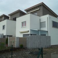 Neubau gestaffelte Einfamilienhäuser in Wangen-Haid