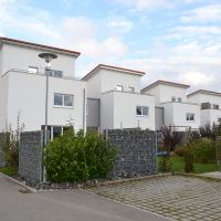 Gestaffelte Einfamilienhäuser in Wangen